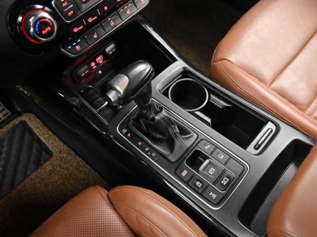 KIA Sorento - Vista 9