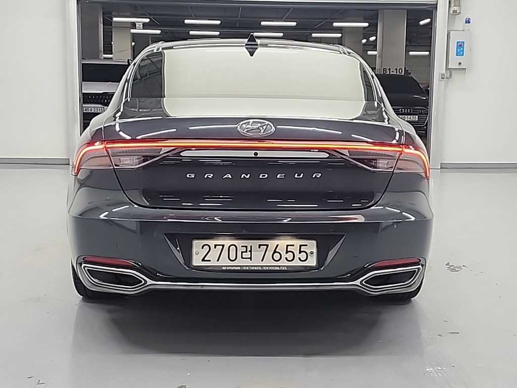 HYUNDAI Grandeur - Vista 3