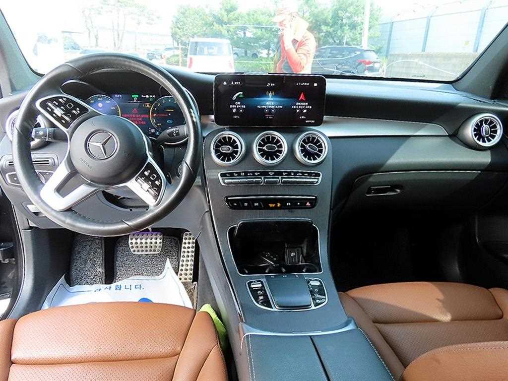 Mercedes Benz GLC Class - Vista 7