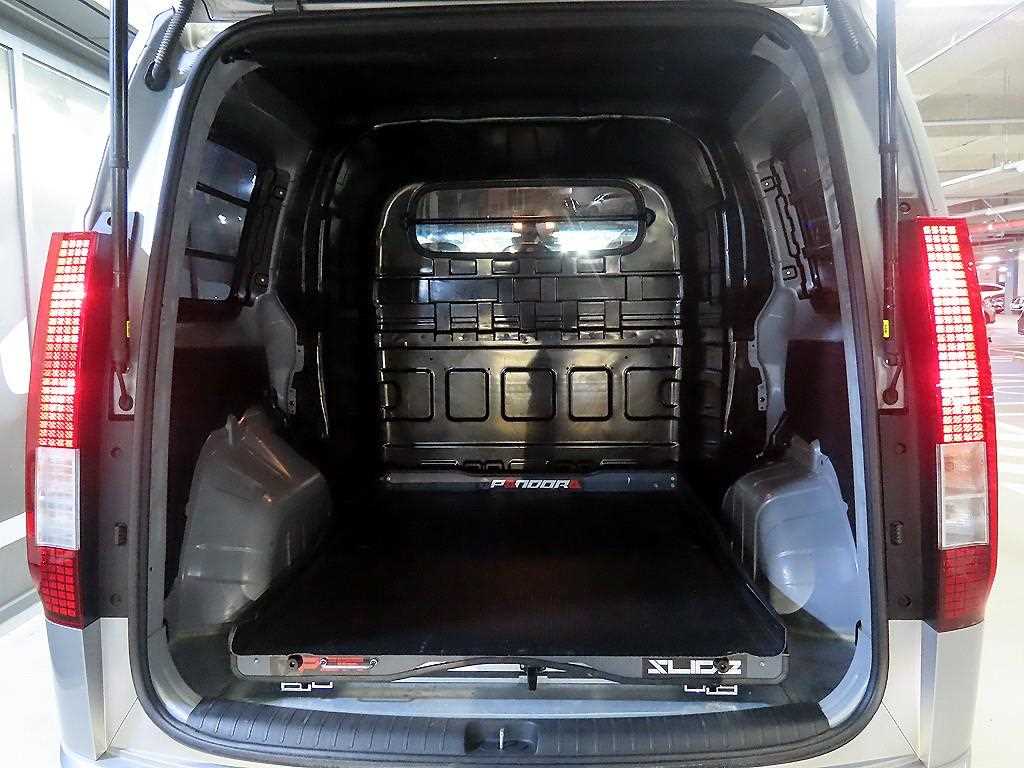 HYUNDAI Staria 2022 Plateado - Importación desde Corea - HF Imports Iquique - Foto 17