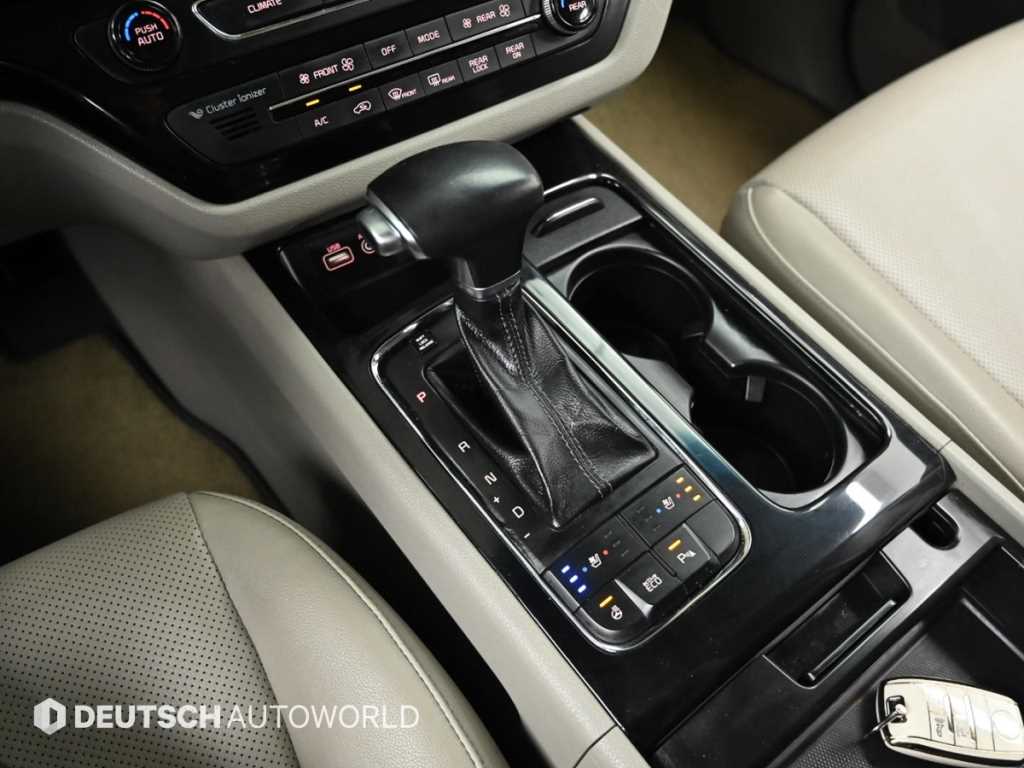 KIA Carnival - Vista 9