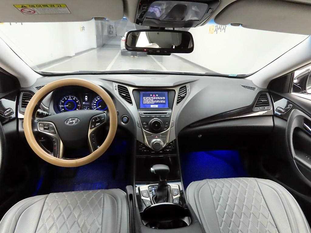HYUNDAI Grandeur - Vista 7