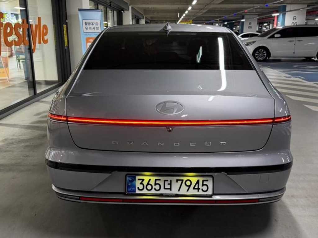 HYUNDAI Grandeur - Vista 5