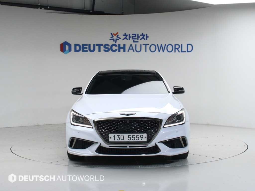 HYUNDAI Genesis - Vista 3