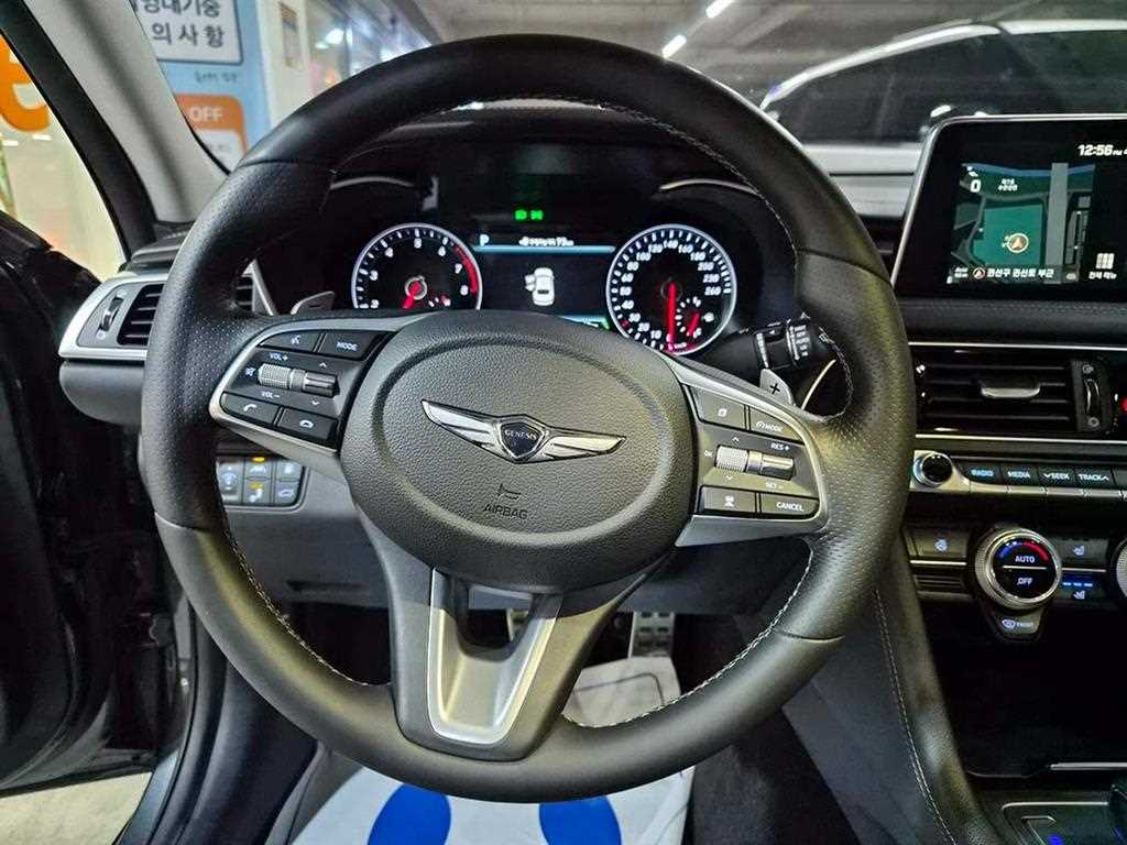 Genesis G70 - Vista 8