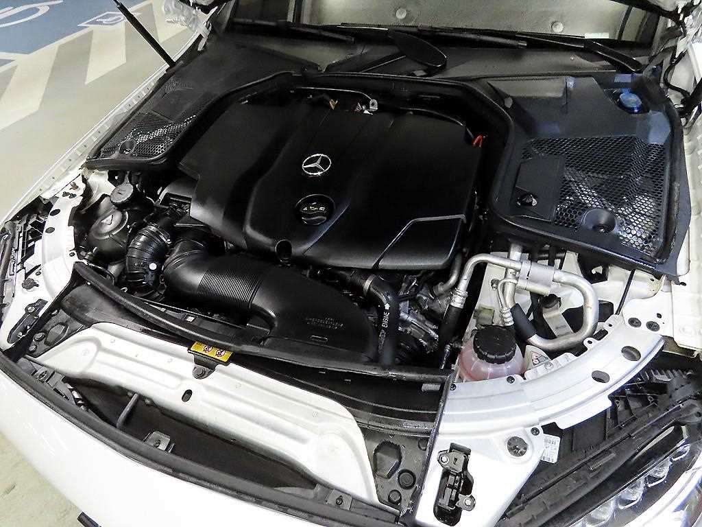 Mercedes Benz C Class 2018 Blanco - Importación desde Corea - HF Imports Iquique - Foto 19