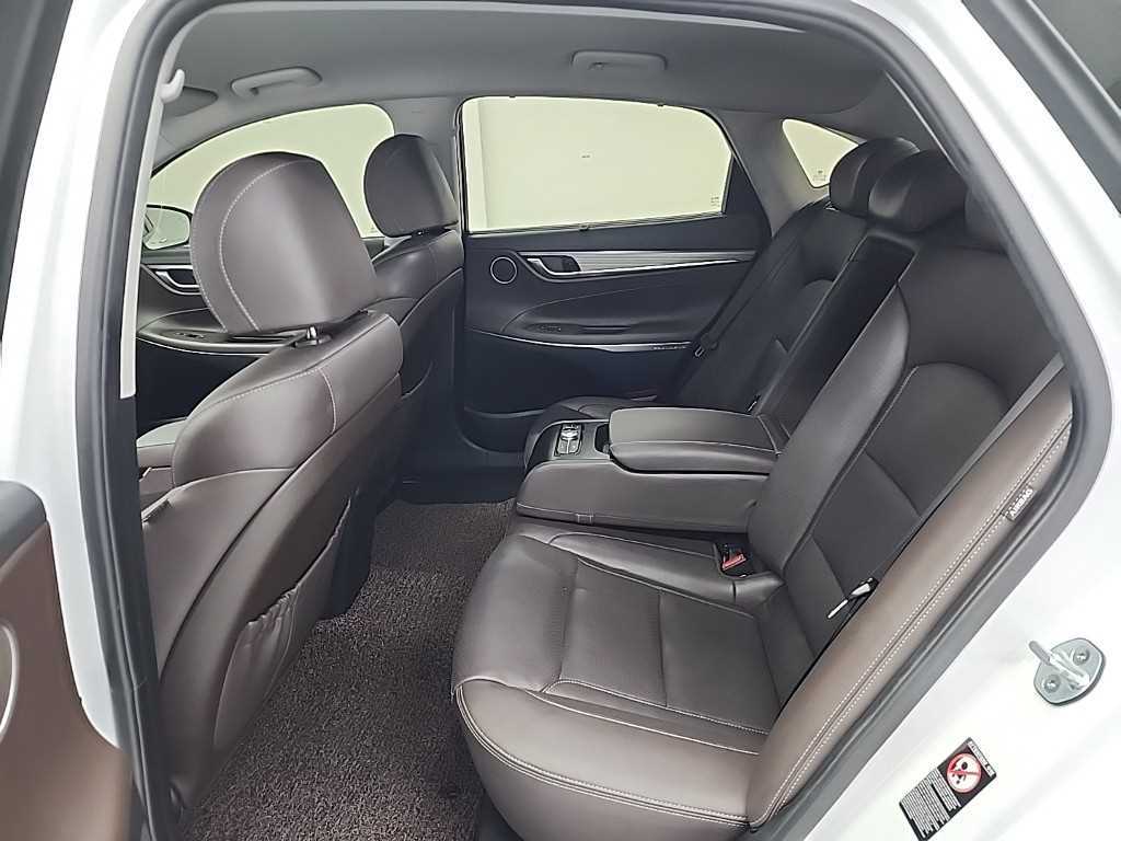 HYUNDAI Grandeur - Vista 12