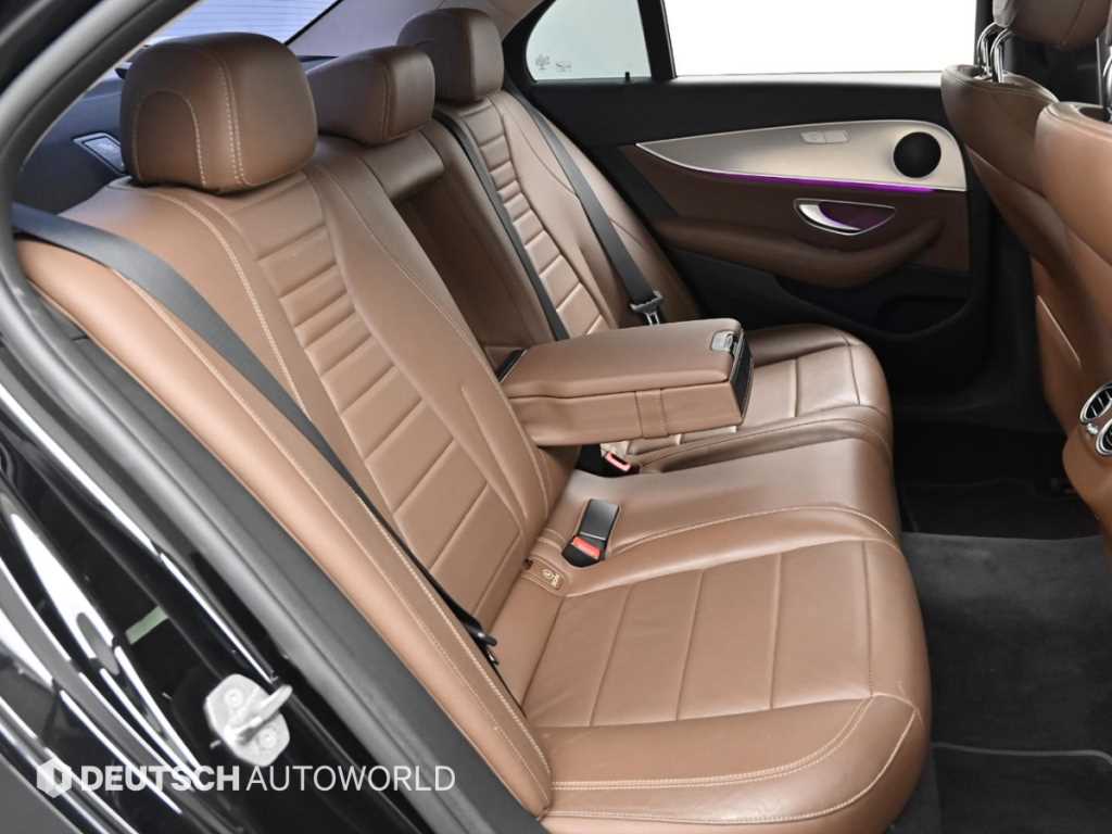 Mercedes Benz E class - Vista 12