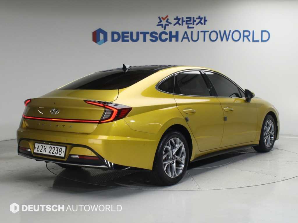 HYUNDAI Sonata - Vista 2