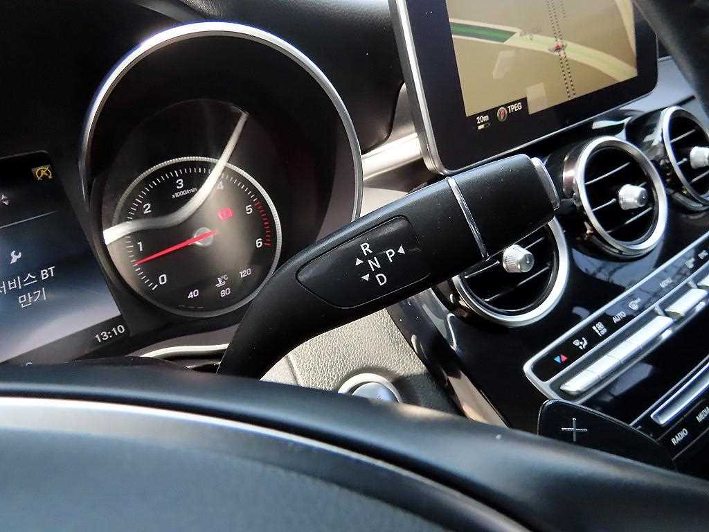 Mercedes Benz C Class - Vista 10