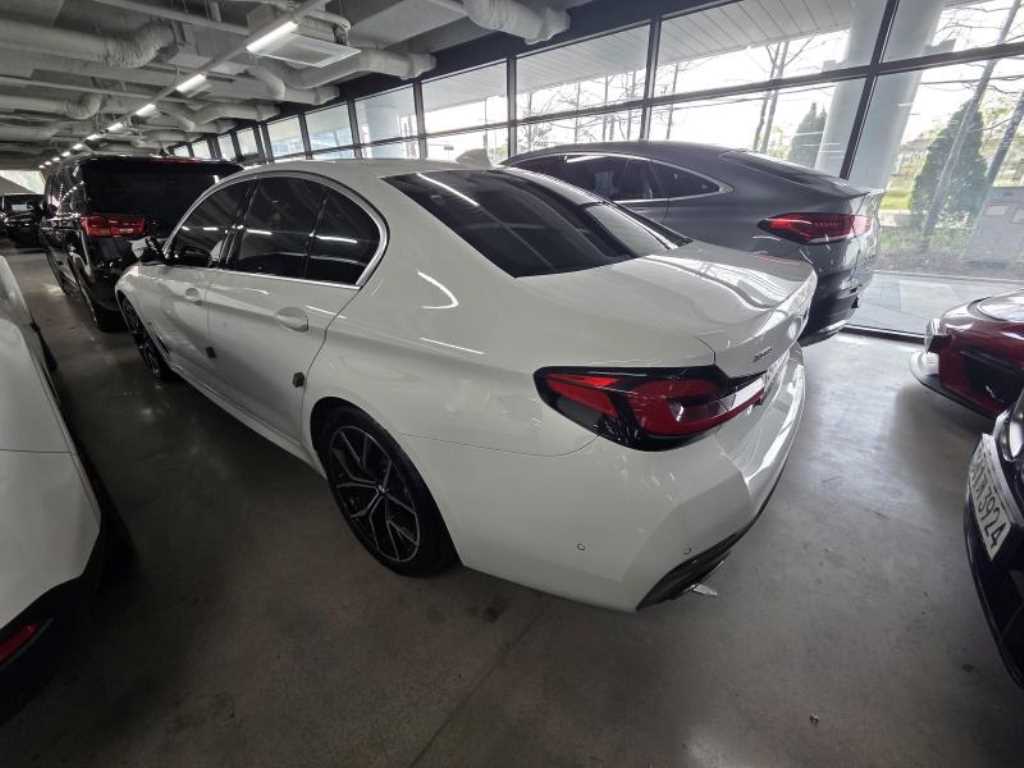 BMW 5 Series - Vista 4