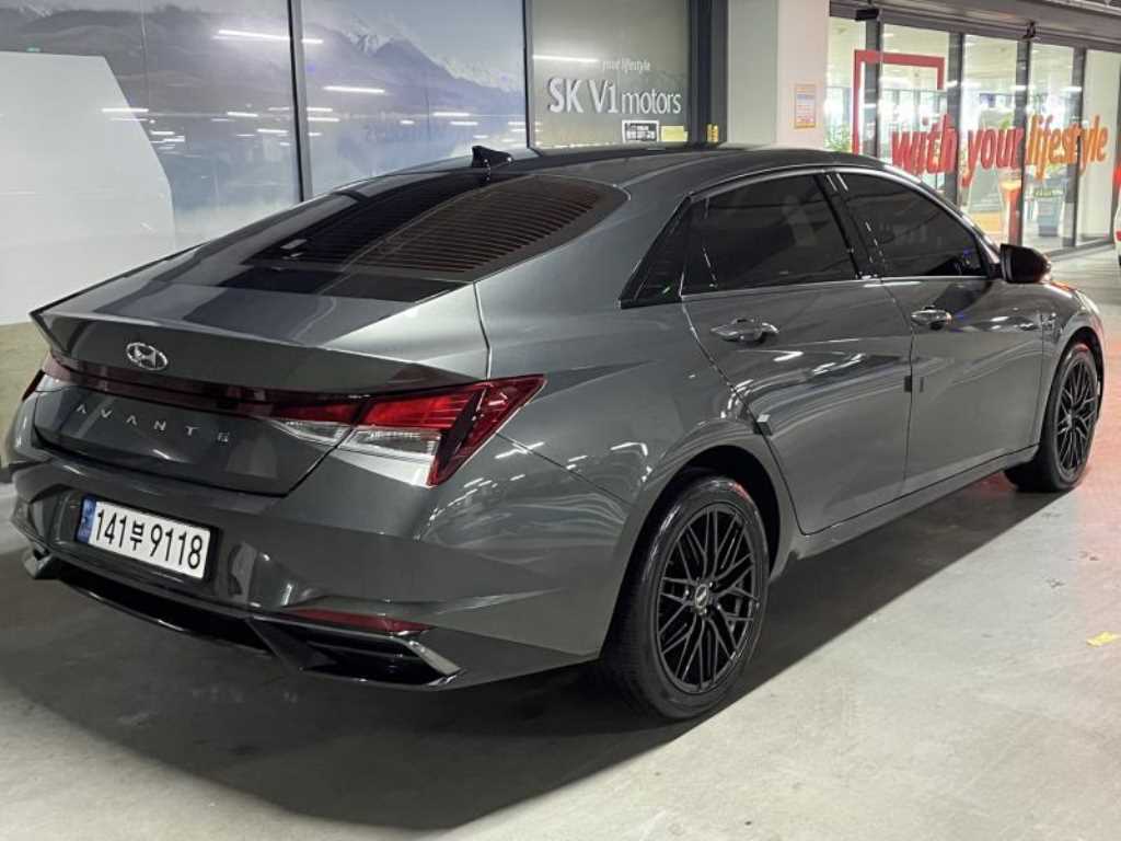 HYUNDAI Avante - Vista 3