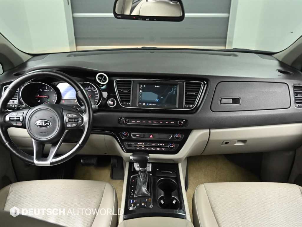 KIA Carnival - Vista 7