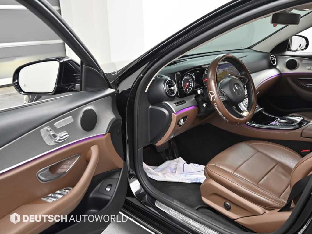 Mercedes Benz E class - Vista 11