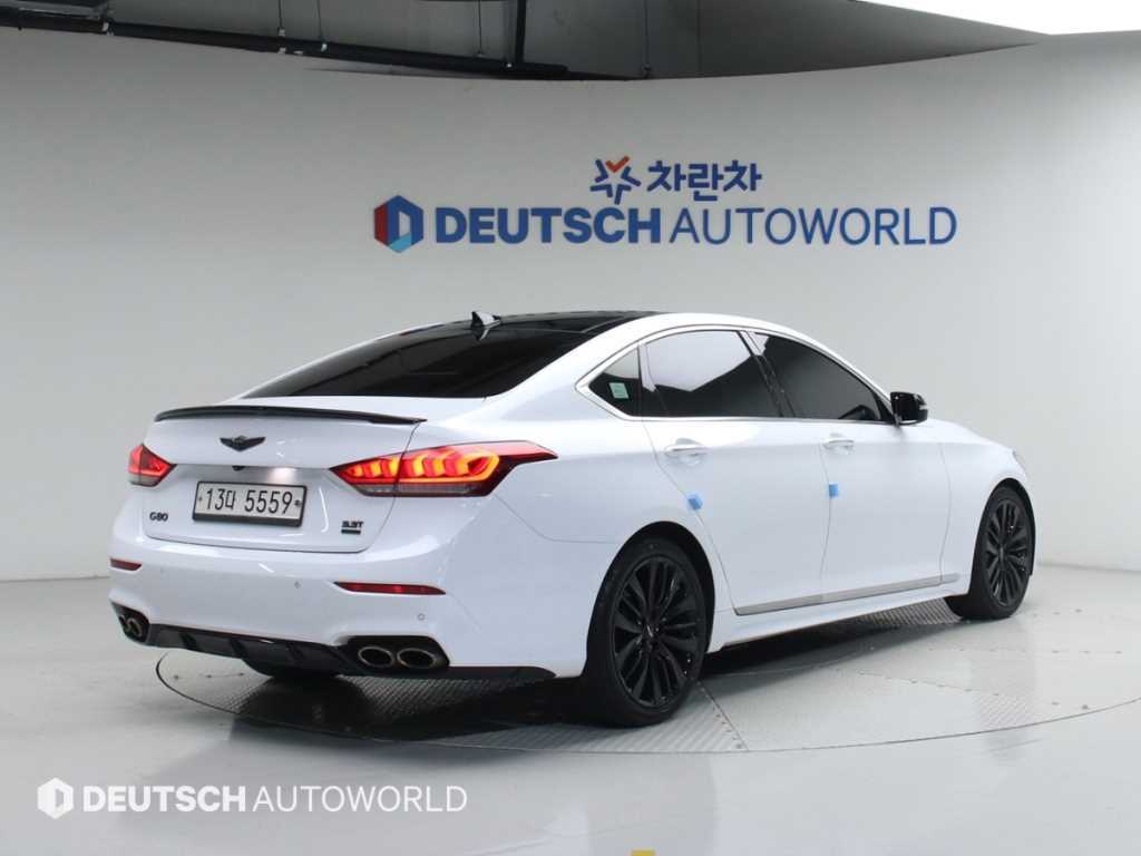 HYUNDAI Genesis - Vista 2