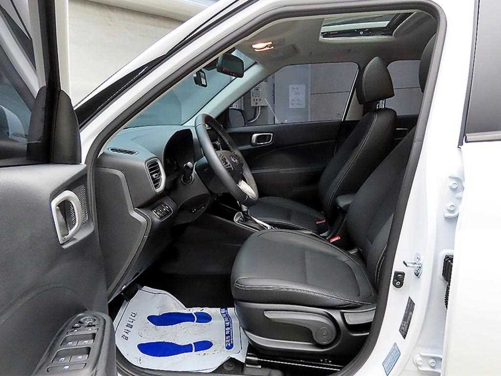 HYUNDAI Venue - Vista 5