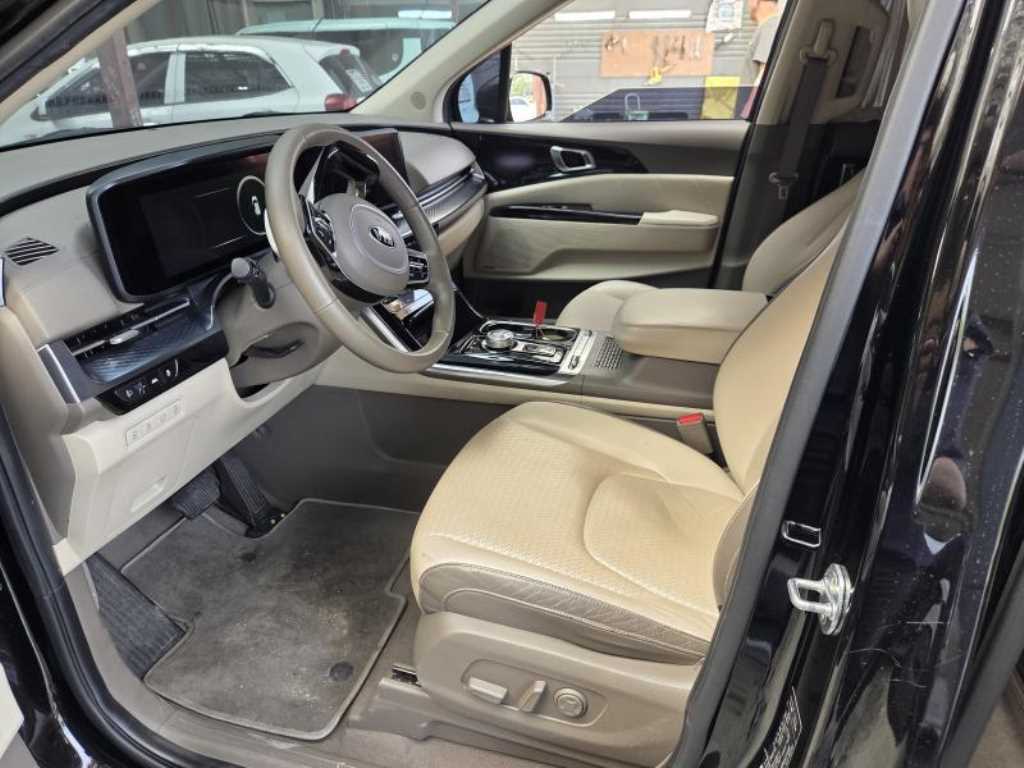 KIA Carnival - Vista 10