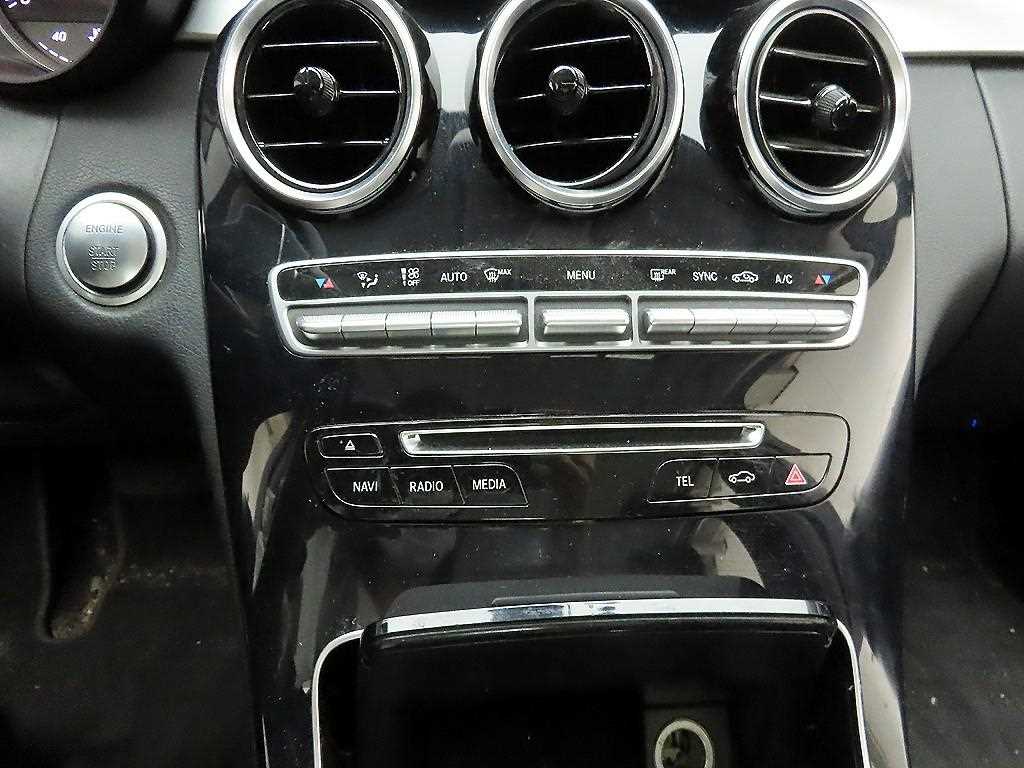 Mercedes Benz C Class 2016 Blanco - Importación desde Corea - HF Imports Iquique - Foto 16