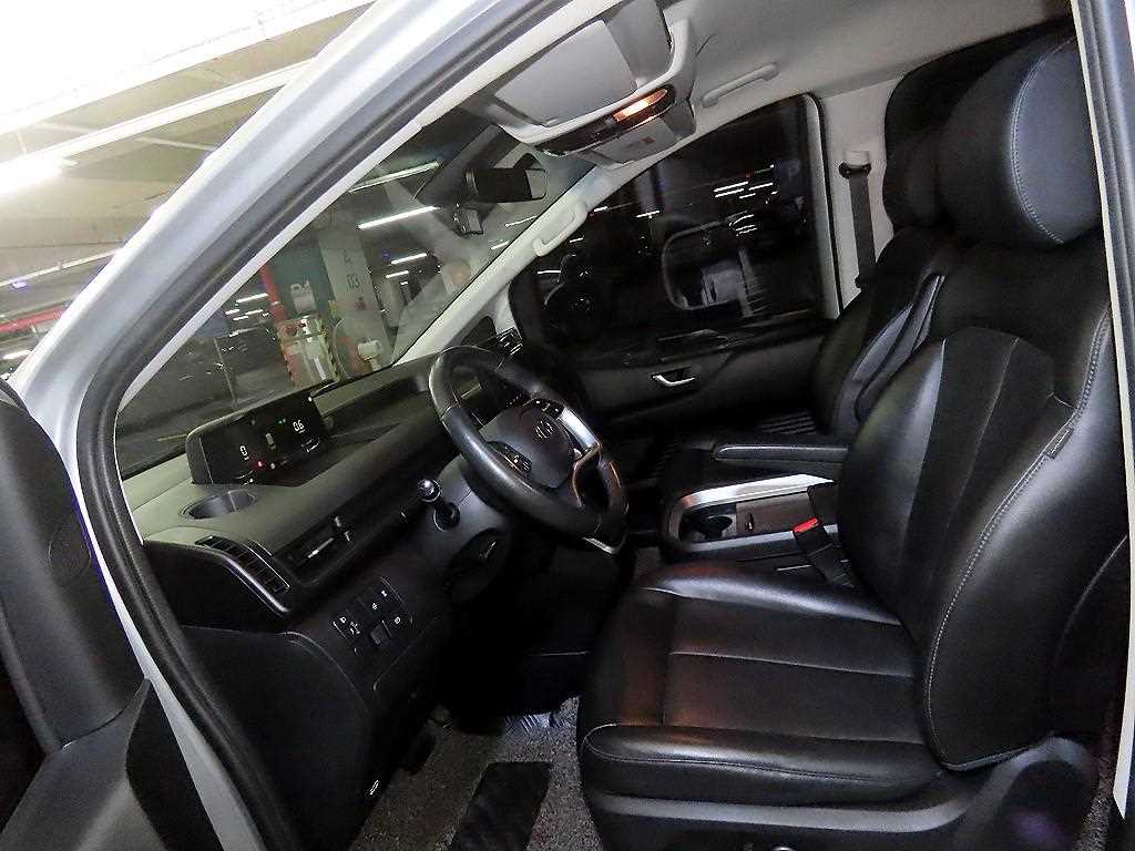 HYUNDAI Staria - Vista 6