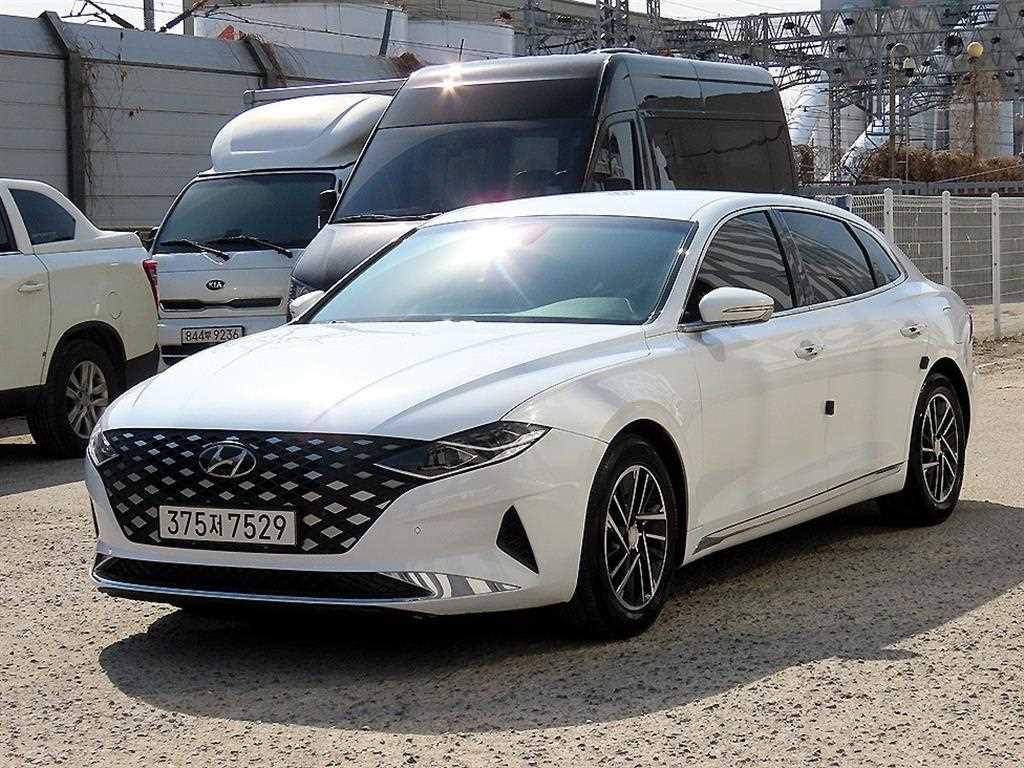 HYUNDAI Grandeur - Vista 2