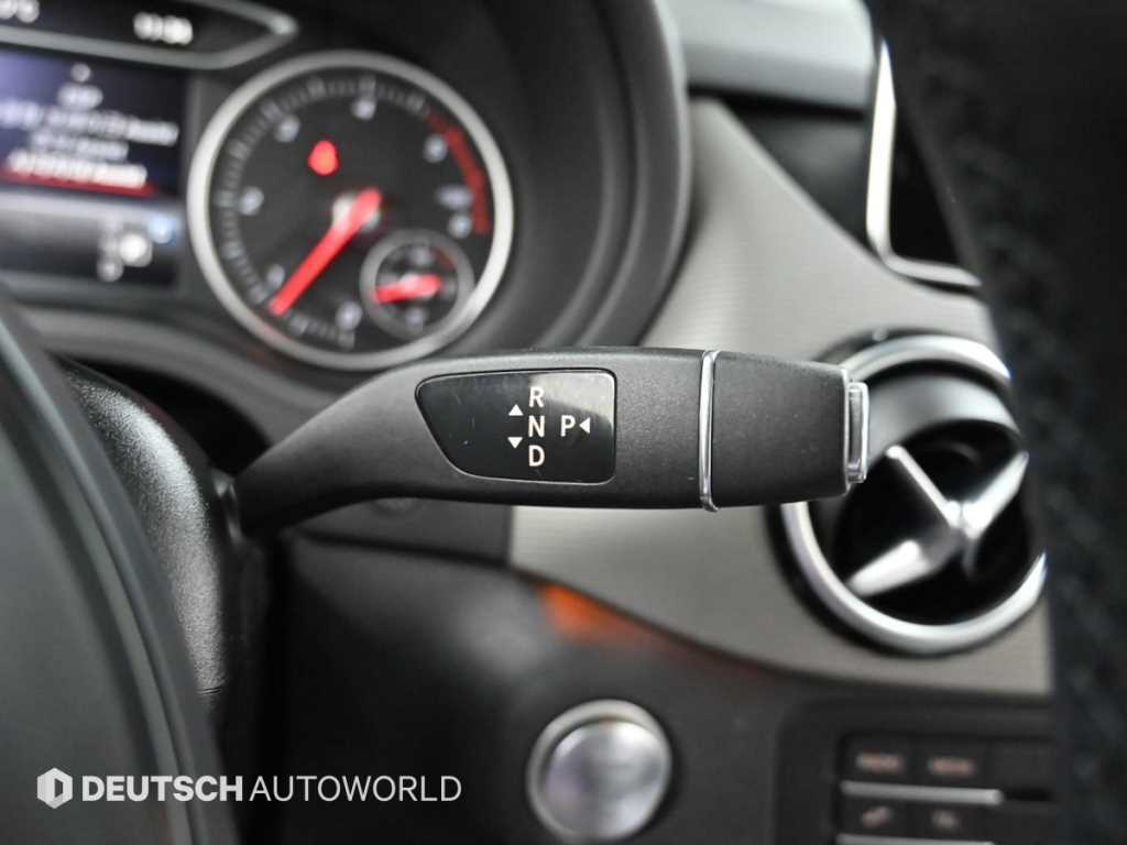 Mercedes Benz B Class (MY B) - Vista 9