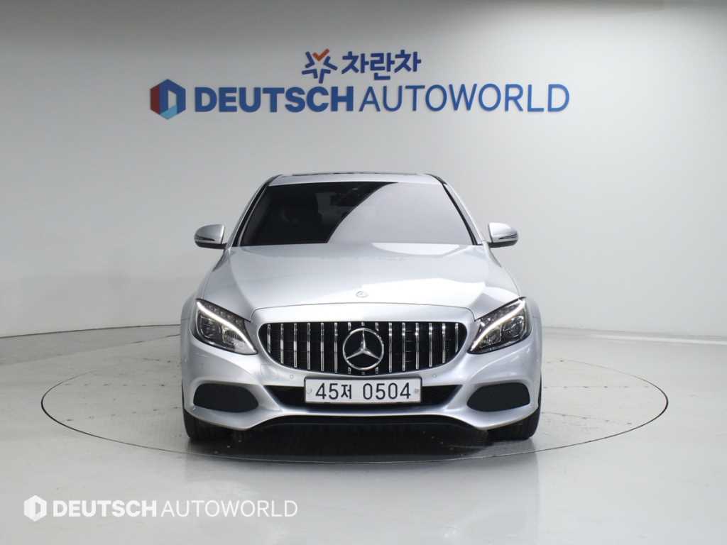 Mercedes Benz C Class - Vista 3