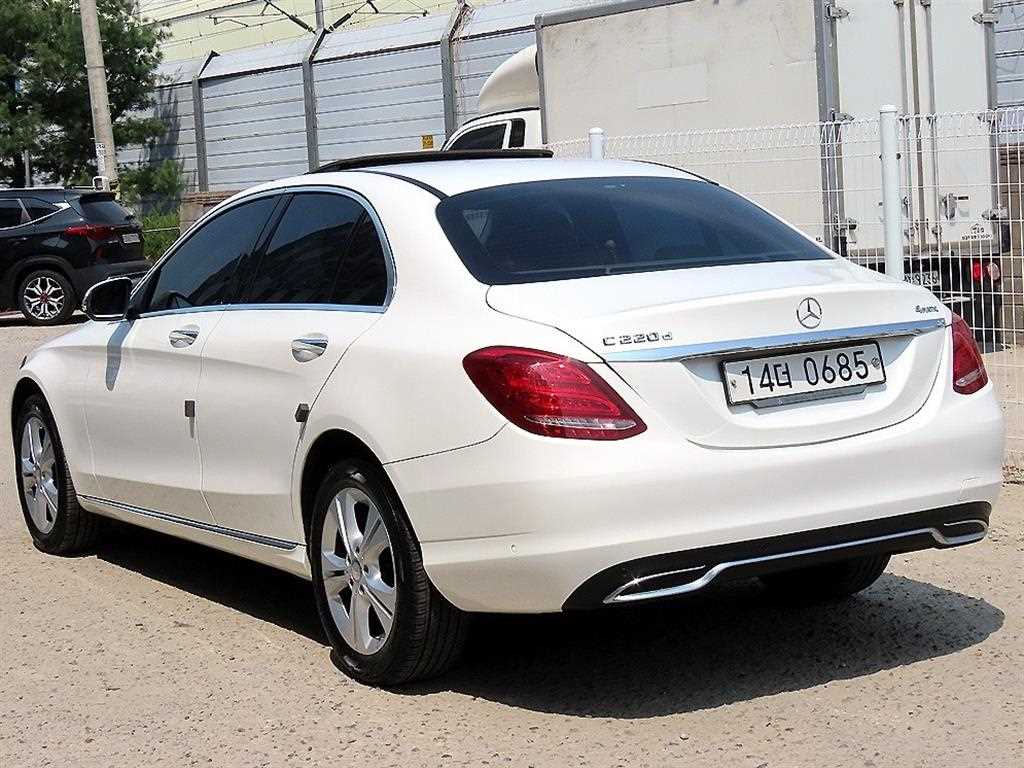 Mercedes Benz C Class - Vista 3