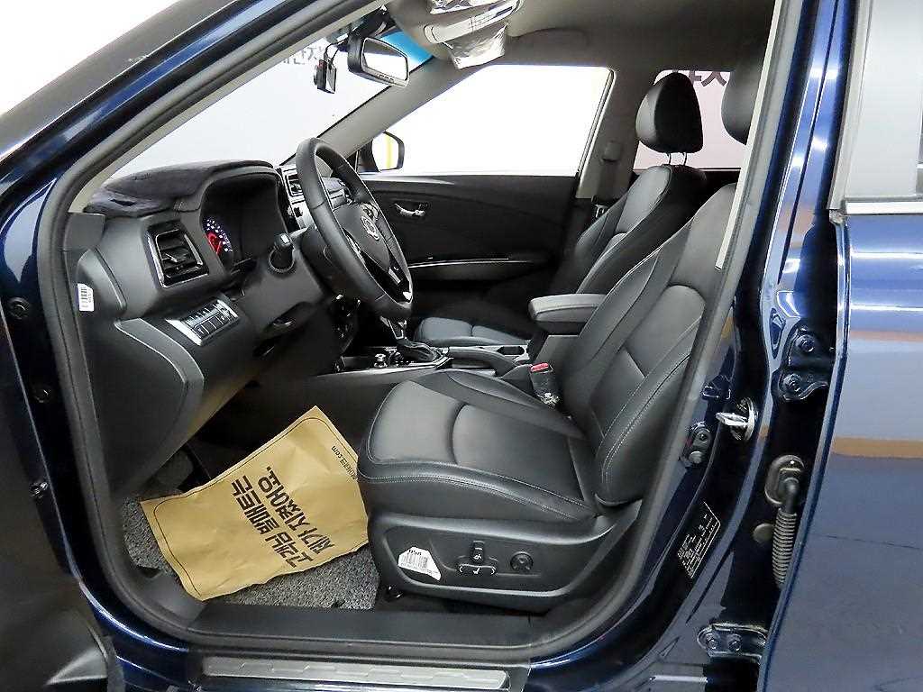 Ssangyong Tivoli - Vista 5