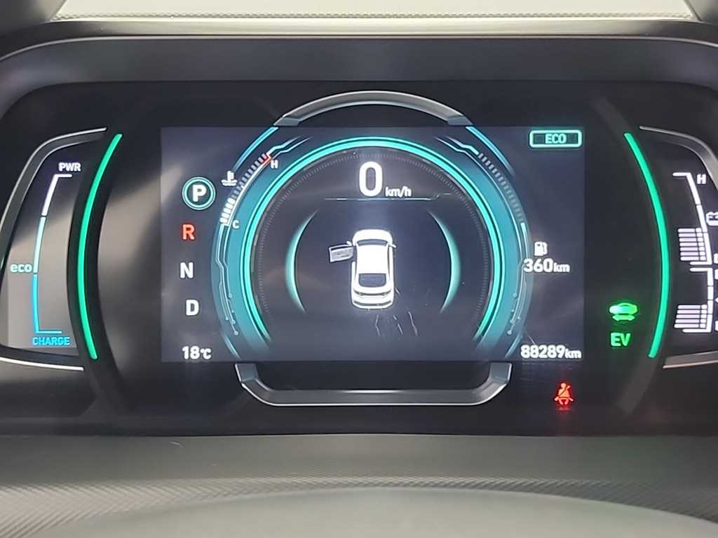 HYUNDAI Ioniq - Vista 6