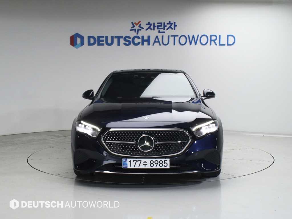 Mercedes Benz E class - Vista 3