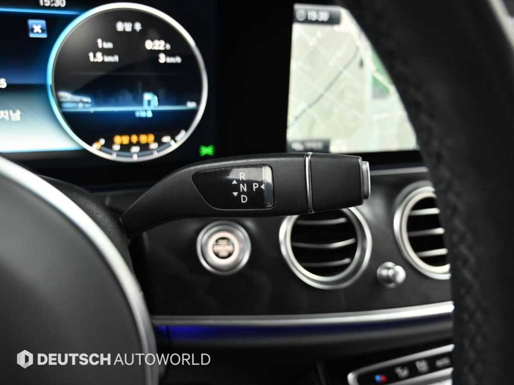 Mercedes Benz E class - Vista 9