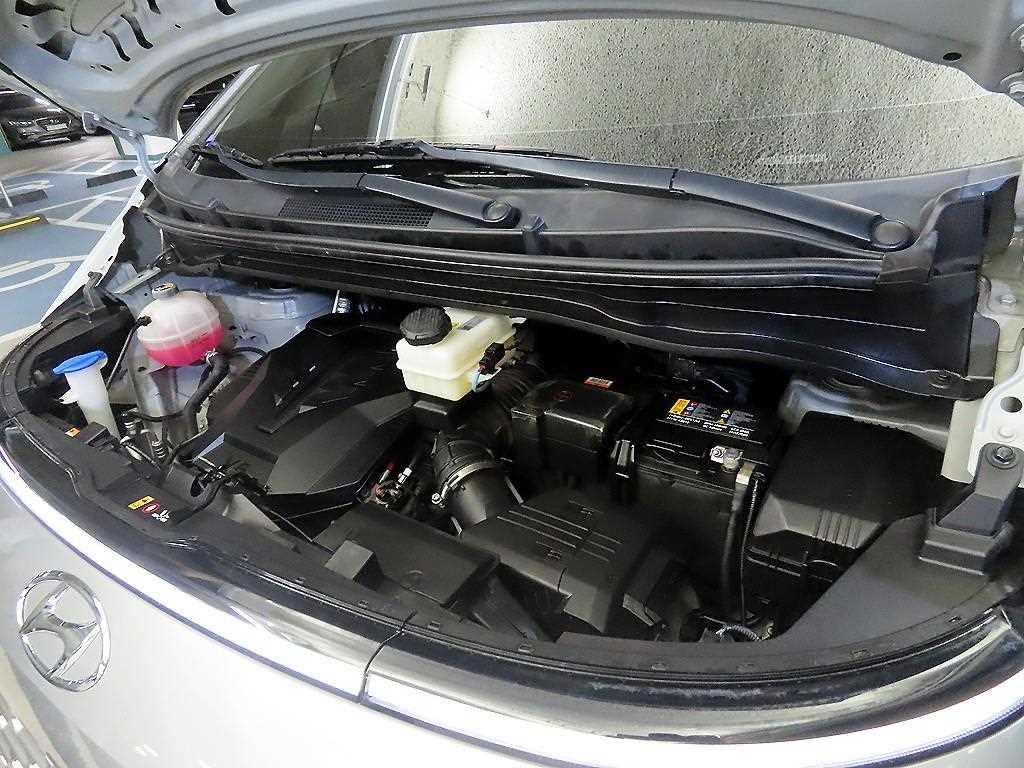 HYUNDAI Staria 2022 Plateado - Importación desde Corea - HF Imports Iquique - Foto 19
