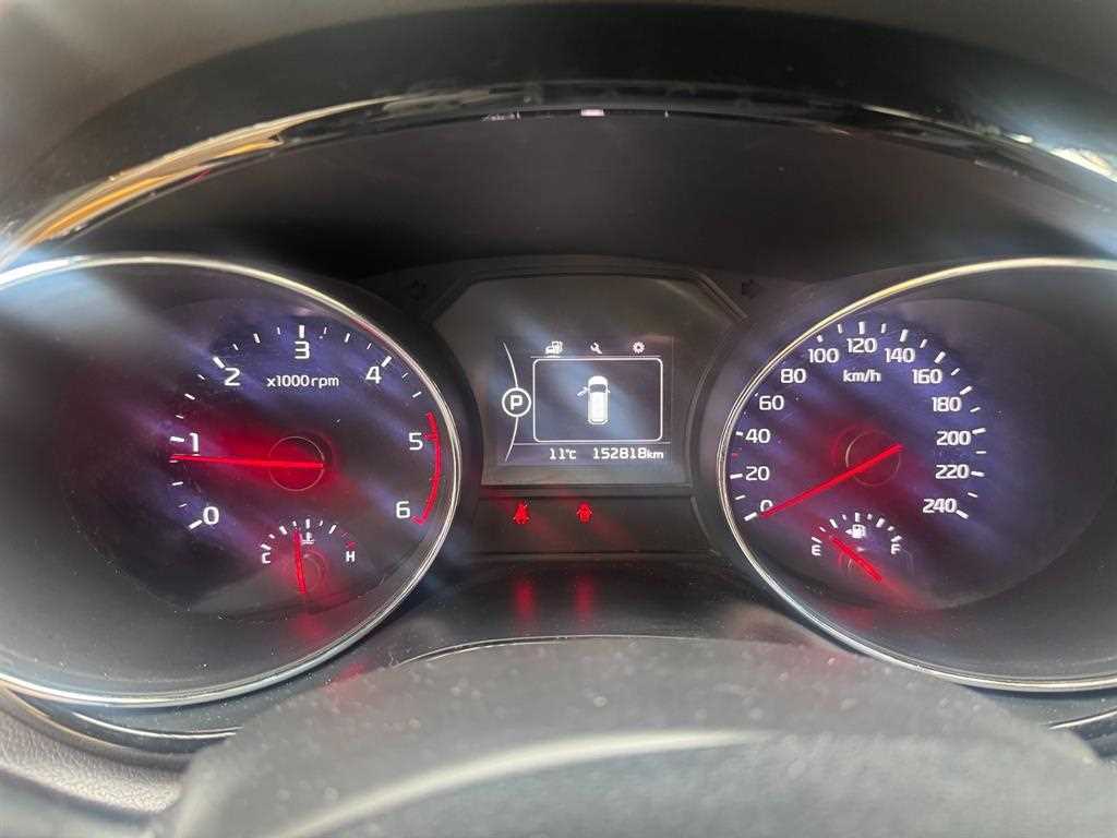 KIA Carnival - Vista 4