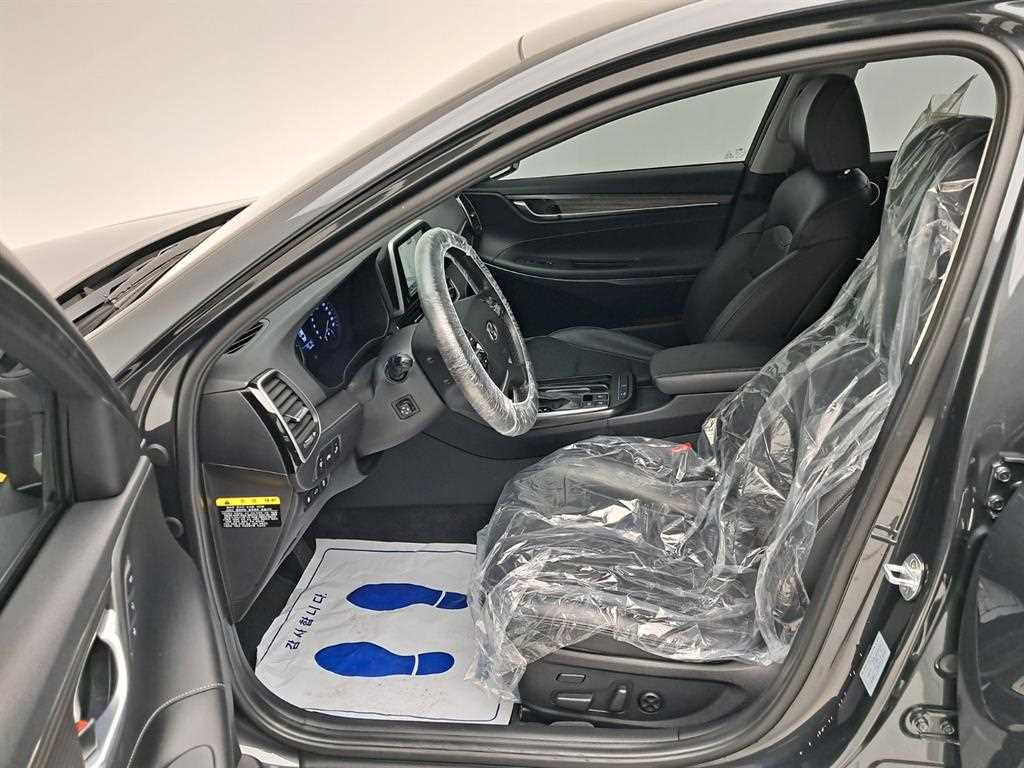 HYUNDAI Grandeur - Vista 11