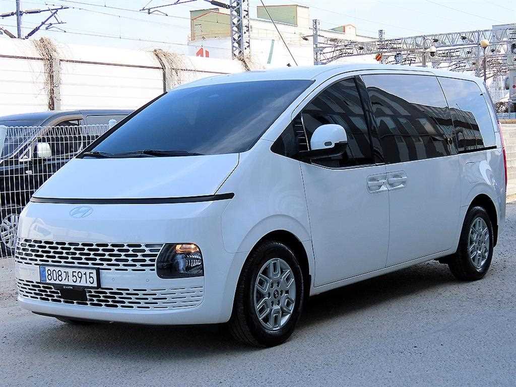 HYUNDAI Staria - Vista 2
