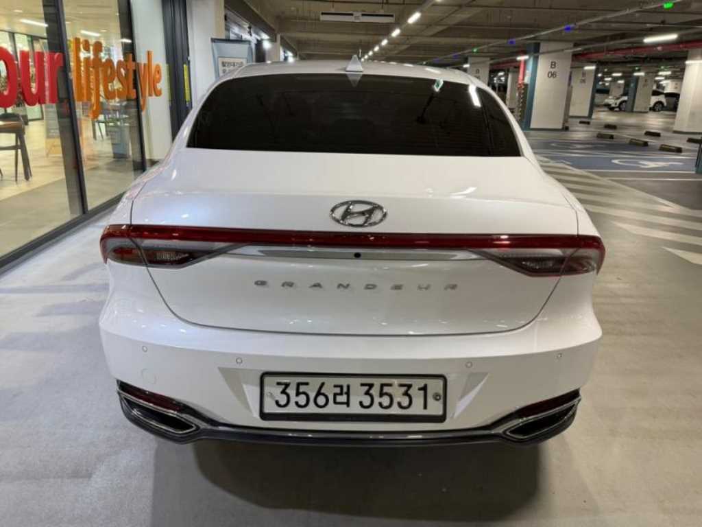 HYUNDAI Grandeur - Vista 5
