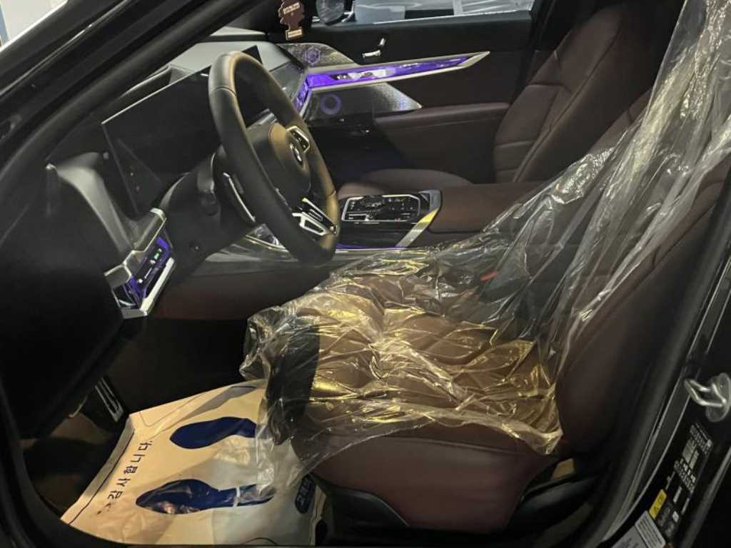 BMW 7 Series - Vista 5