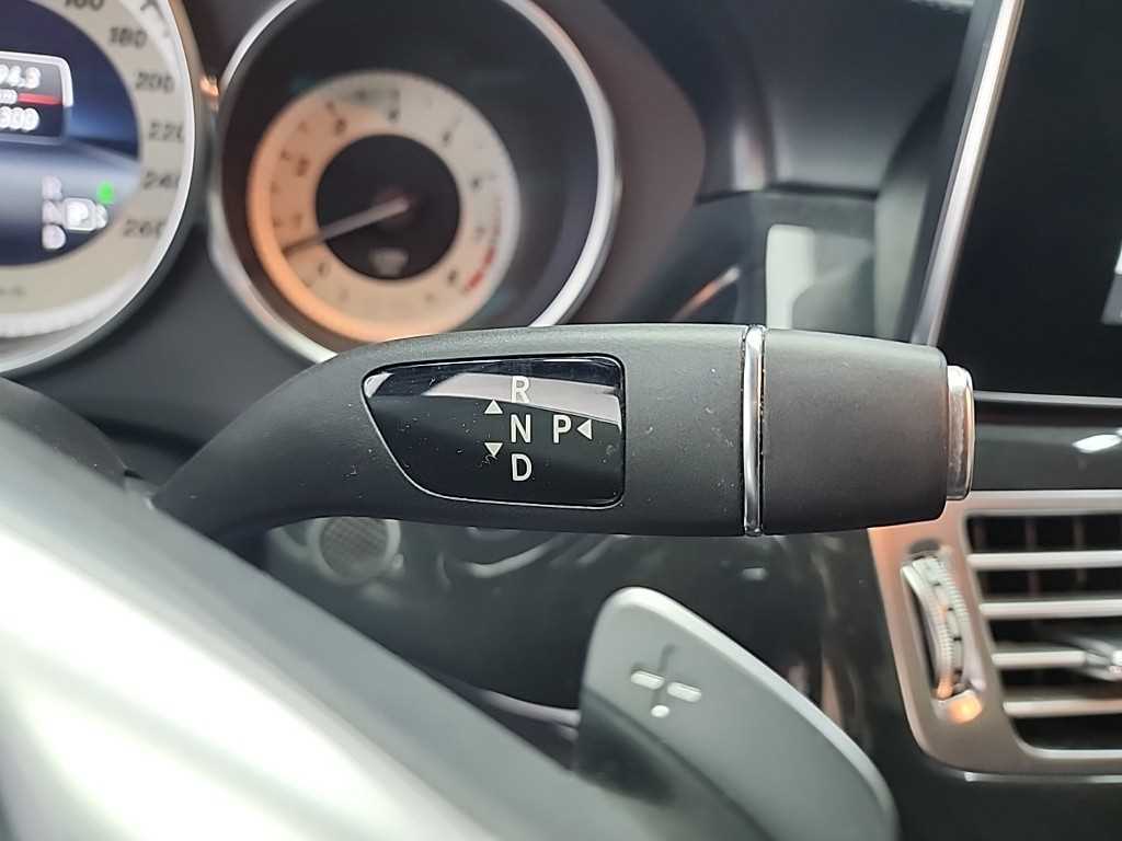 Mercedes Benz CLS Class - Vista 8