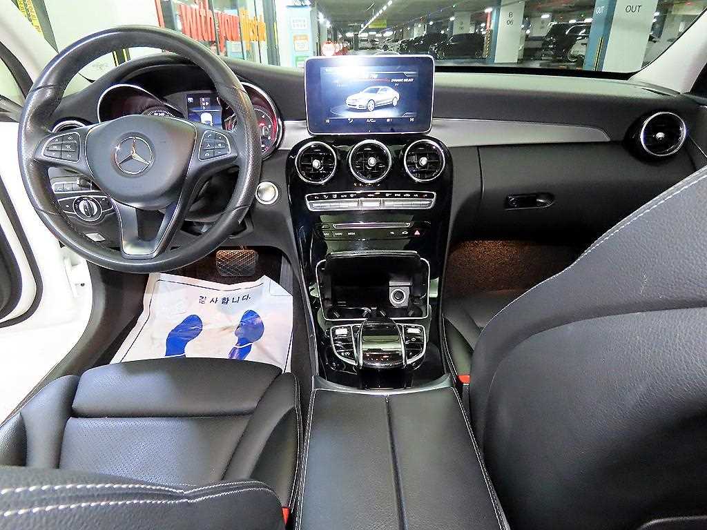 Mercedes Benz C Class - Vista 10