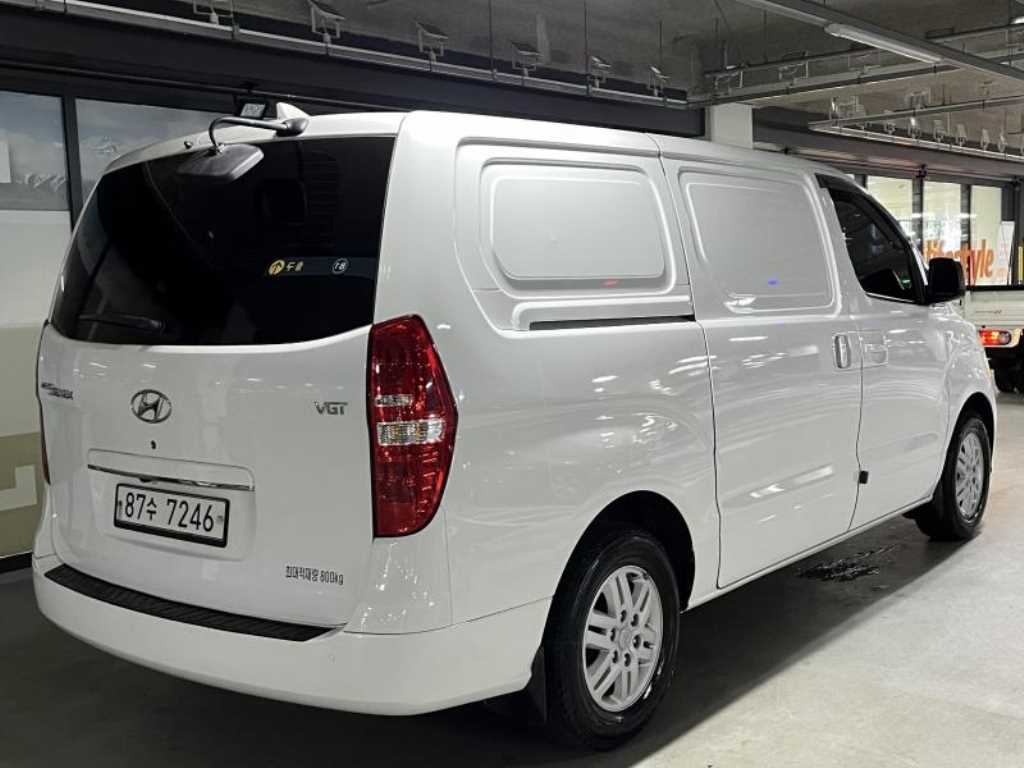 HYUNDAI Starex - Vista 4