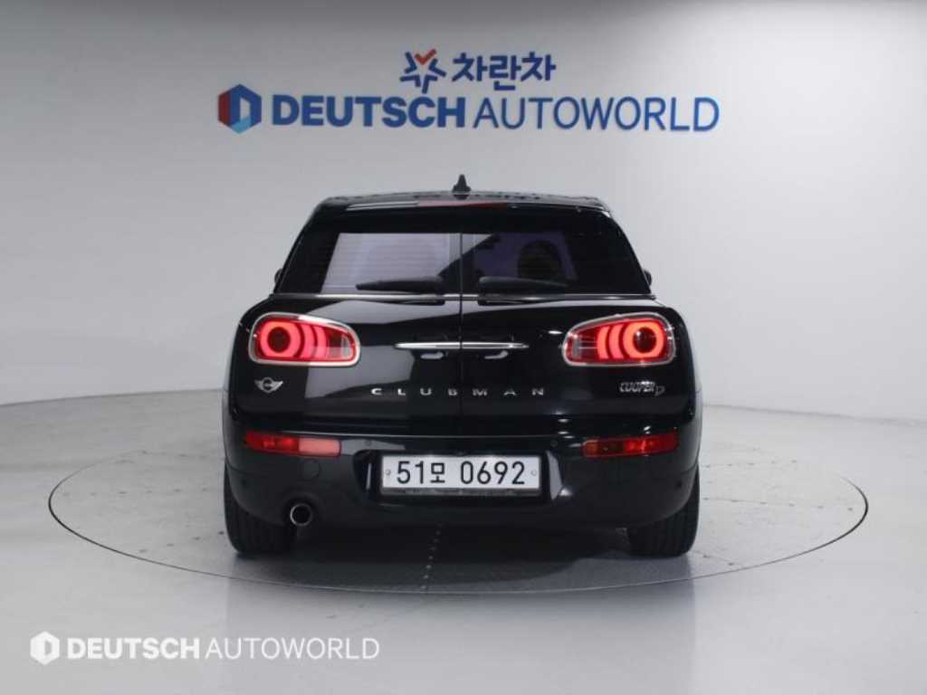 Mini Clubman - Vista 4