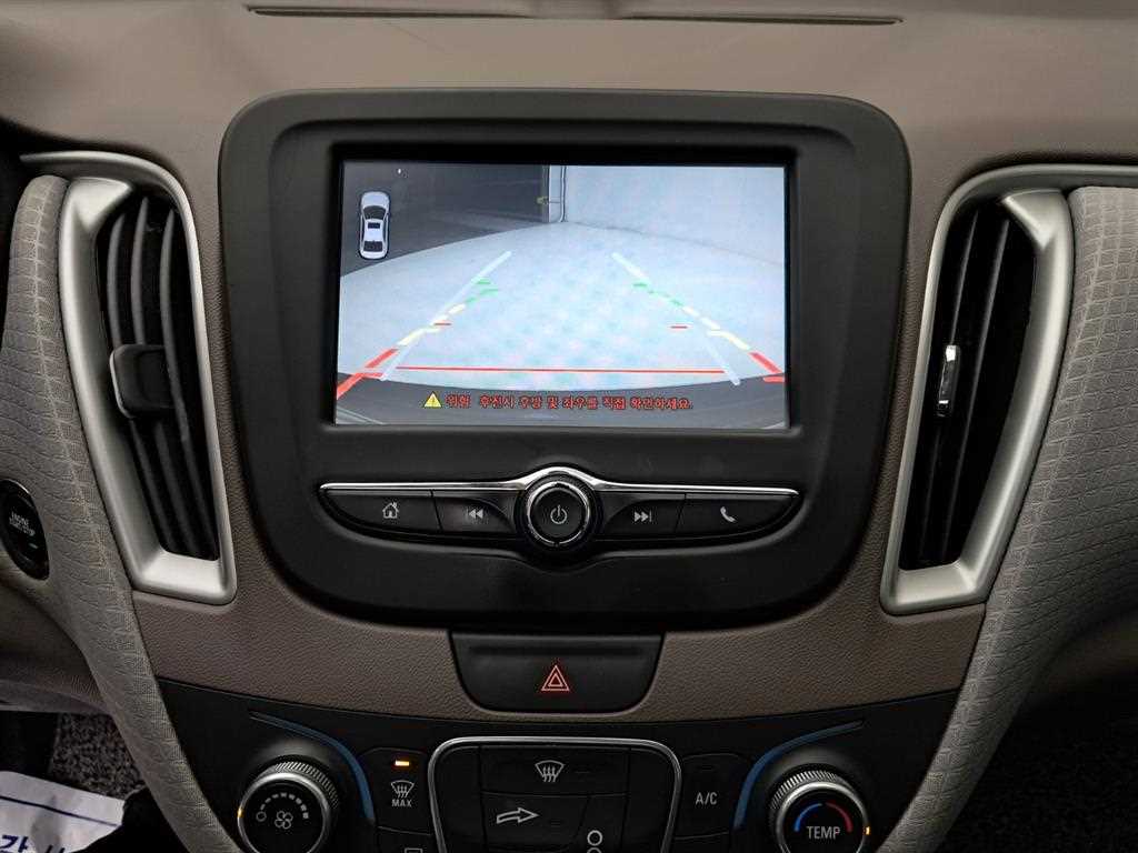 Chevrolet Malibu - Vista 10