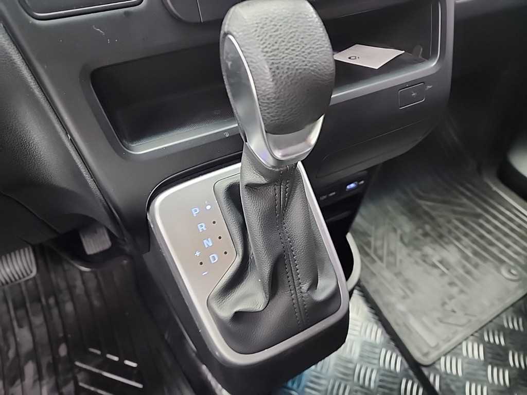 HYUNDAI Staria - Vista 8