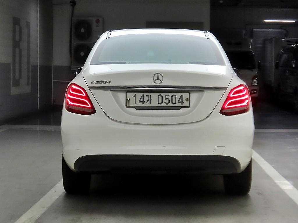 Mercedes Benz C Class - Vista 3