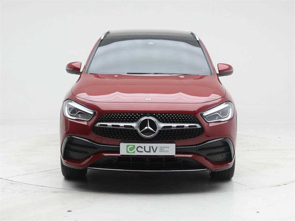 Mercedes Benz GLA Class - Vista 2