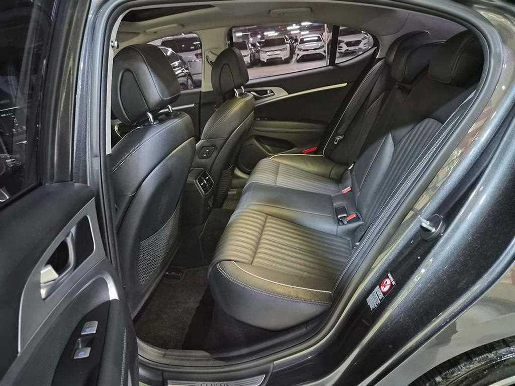 Genesis G70 - Vista 7