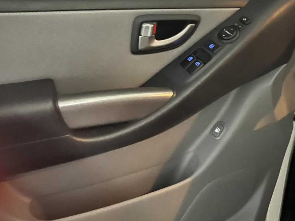 HYUNDAI Starex - Vista 8