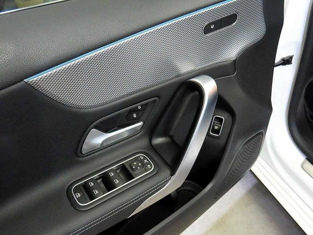 Mercedes Benz A Class 2022 Blanco - Importación desde Corea - HF Imports Iquique - Foto 13