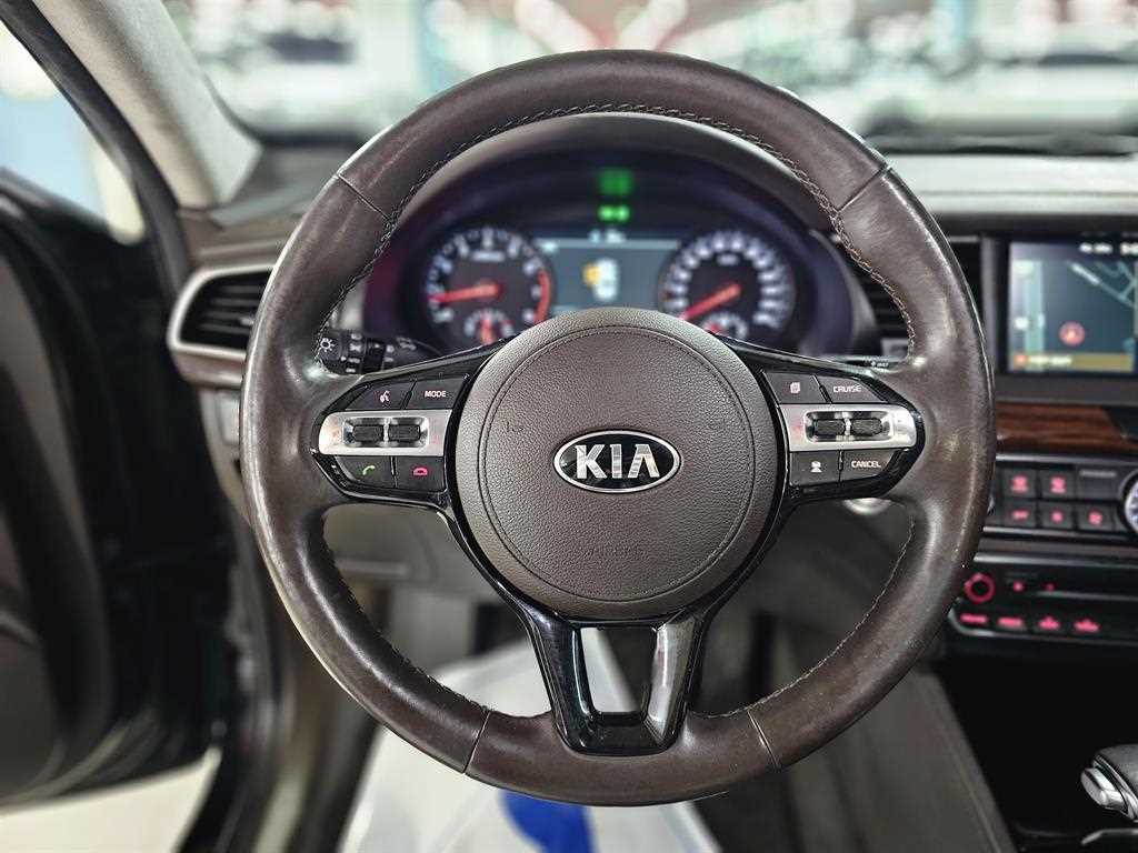 KIA K7 - Vista 9