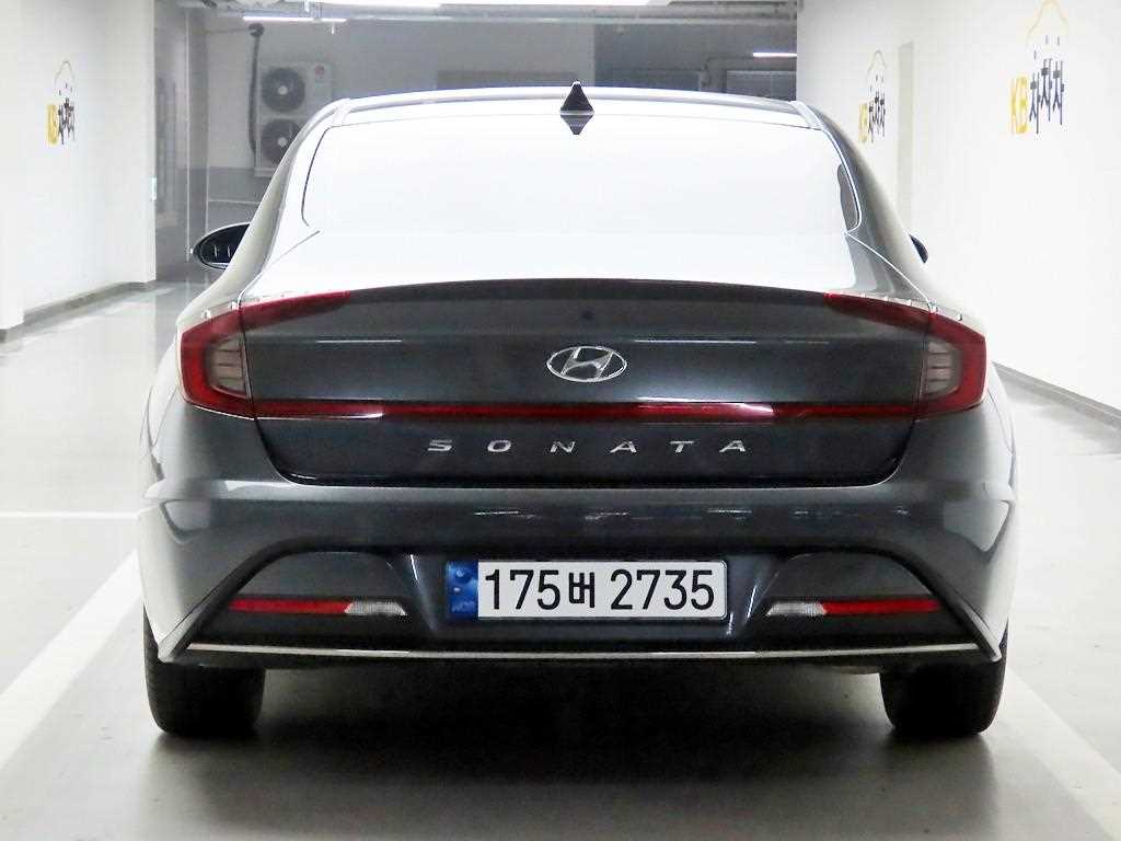 HYUNDAI Sonata - Vista 3